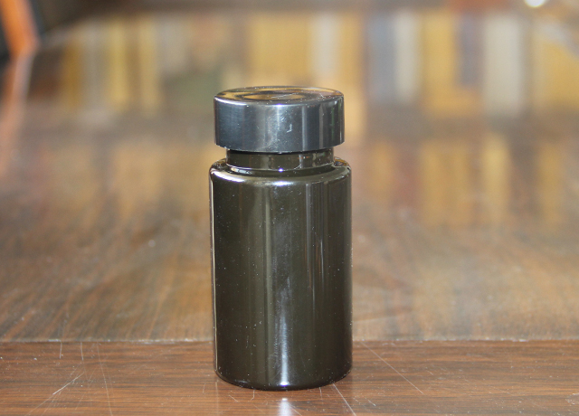 100-2深咖啡瓶黑色透苯盖 高度：90mm  直径：45mm